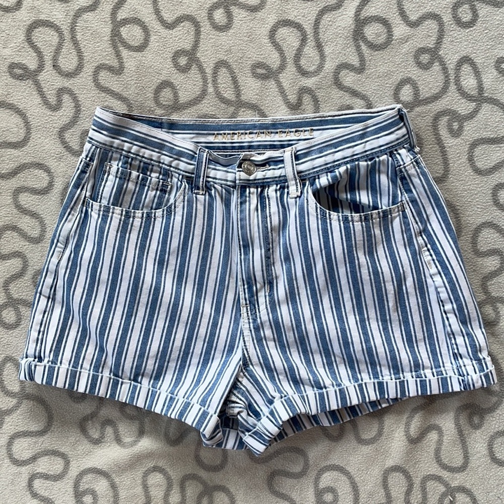 American Eagle Mom Striped Short